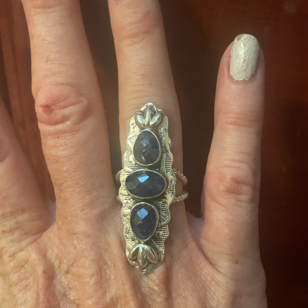 Genuine Sapphire and Sterling Silver 3 stone ring💘